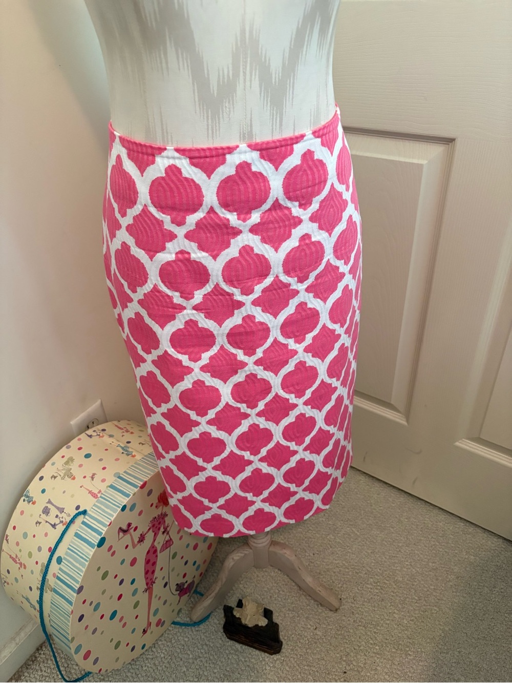 Talbots Pink and White Patterned Pencil Skirt size 8